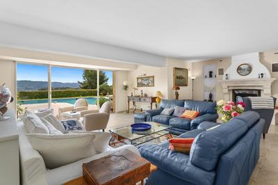 Maison - 294 m² - 5 pièces