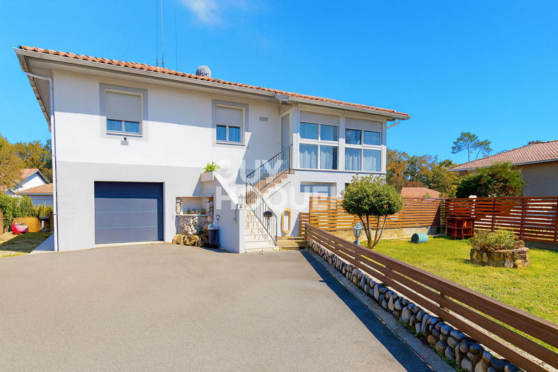 Maison - 213 m² - 16 pièces