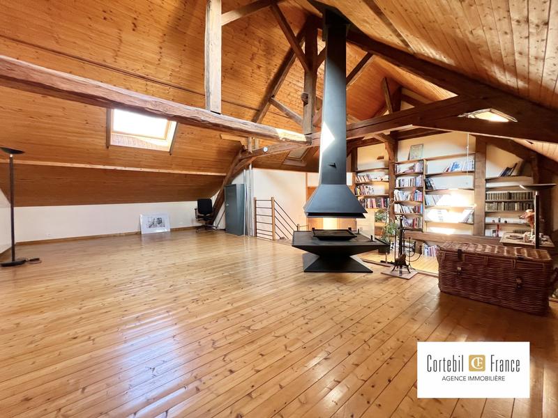 Maison - 270 m² - 5 pièces