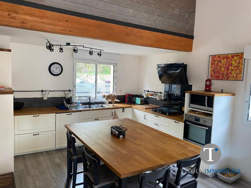 Maison - 162 m² - 6 pièces