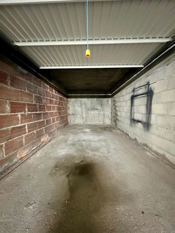 Parking / Garage - 14 m²