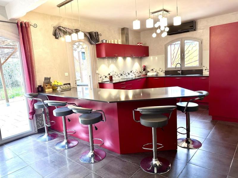 Villa - 224 m² - 10 pièces