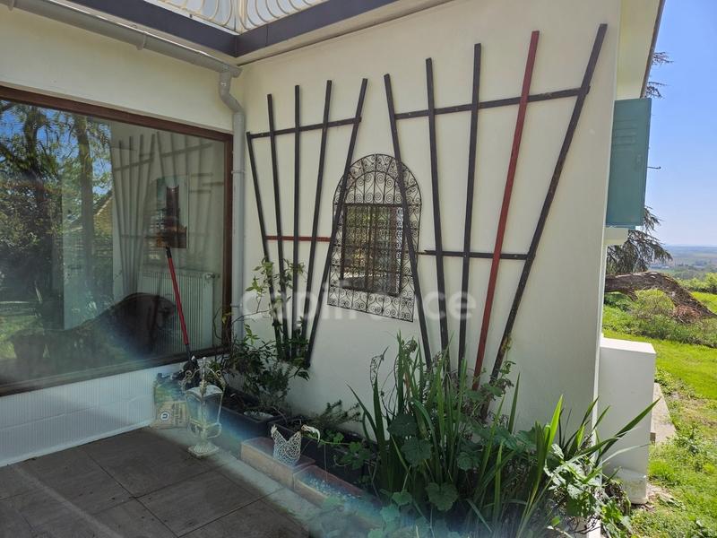 Maison - 370 m² - 11 pièces