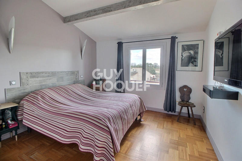 Maison - 230 m² - 10 pièces