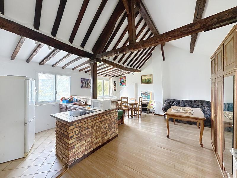 Maison - 214 m² - 8 pièces