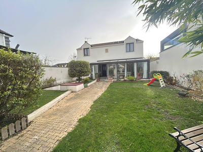 Maison - 185 m² - 6 pièces