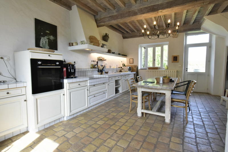 Maison - 330 m² - 10 pièces