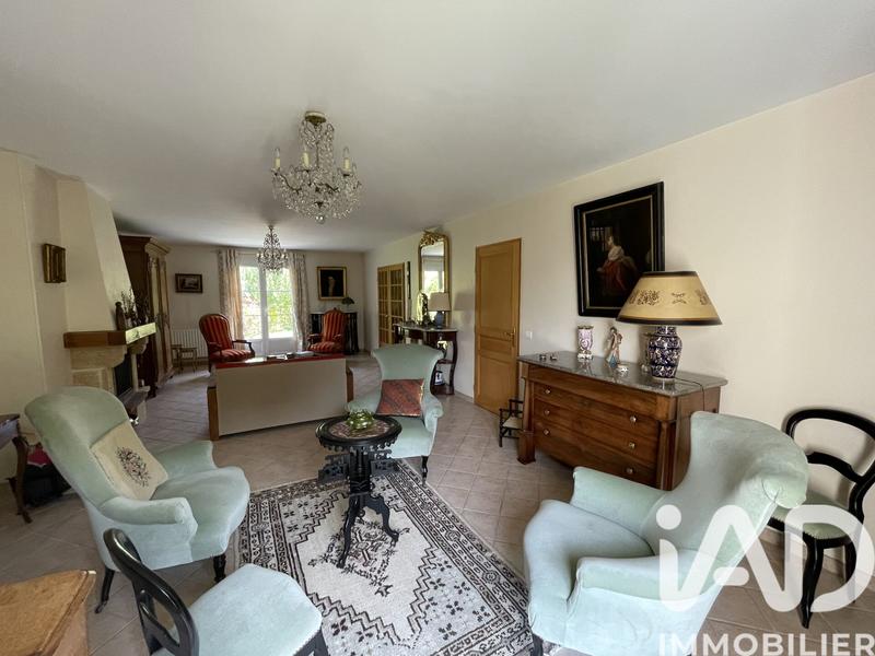 Maison - 237 m² - 7 pièces