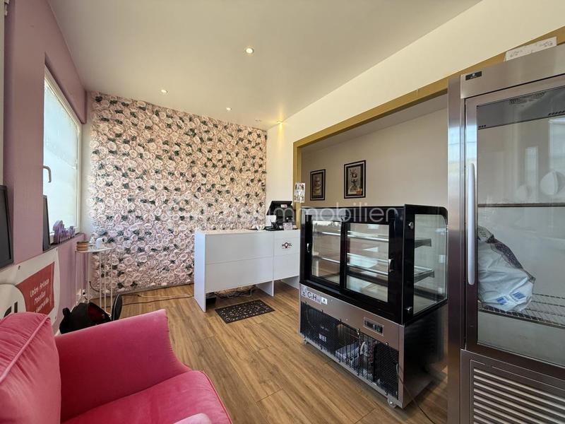 Local commercial - 135 m² - 4 pièces