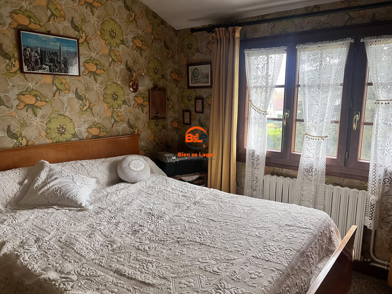 Maison traditionnelle - 144 m² - 6 pièces