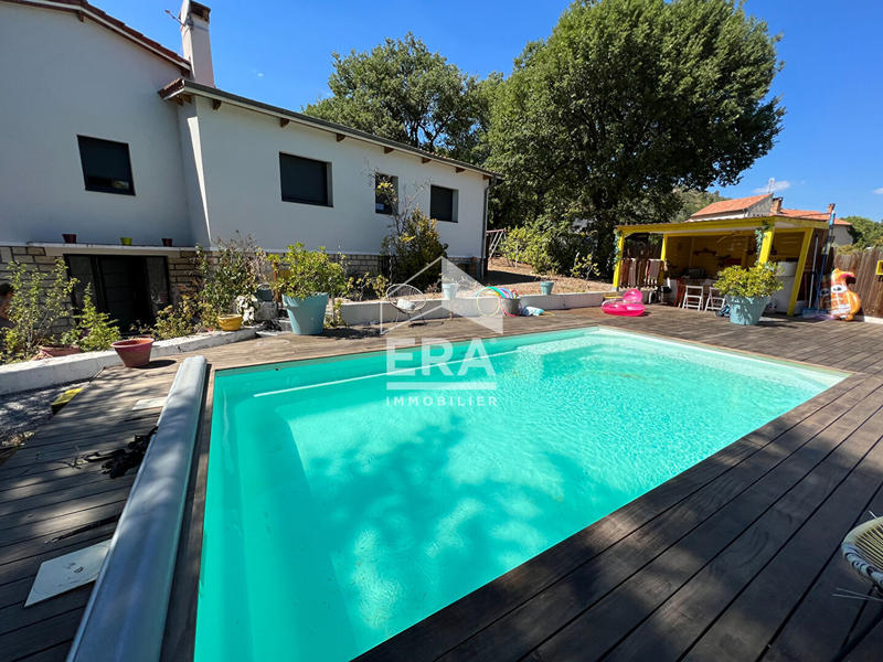 Maison - 182 m² - 6 pièces