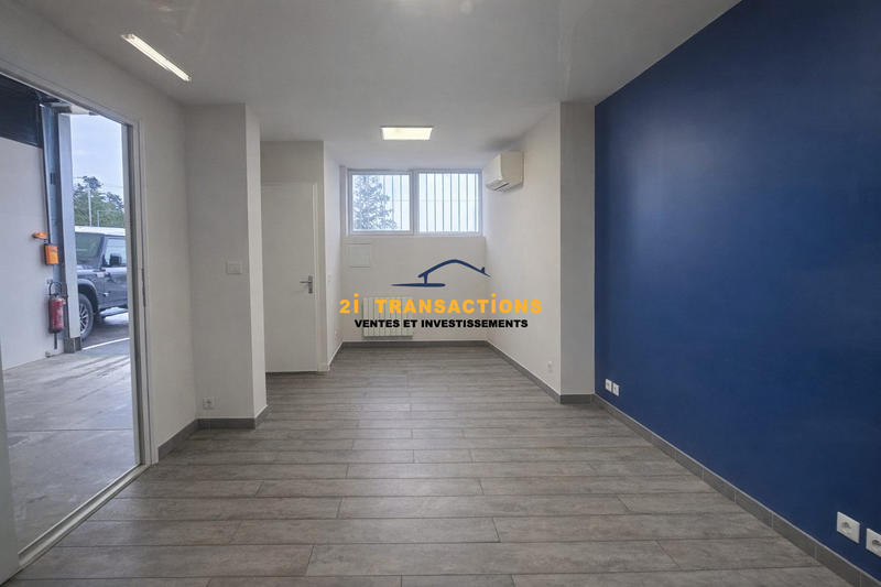 Entrepôt - 217 m²