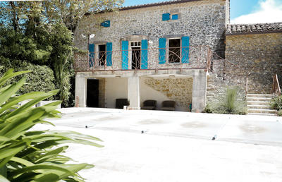 Maison - 320 m² - 6 pièces