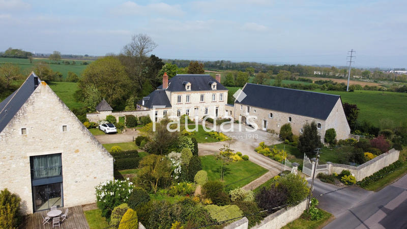 Maison - 415 m² - 16 pièces