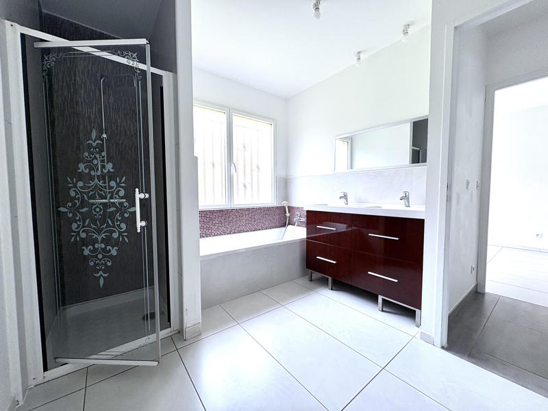 Maison - 140 m² - 6 pièces