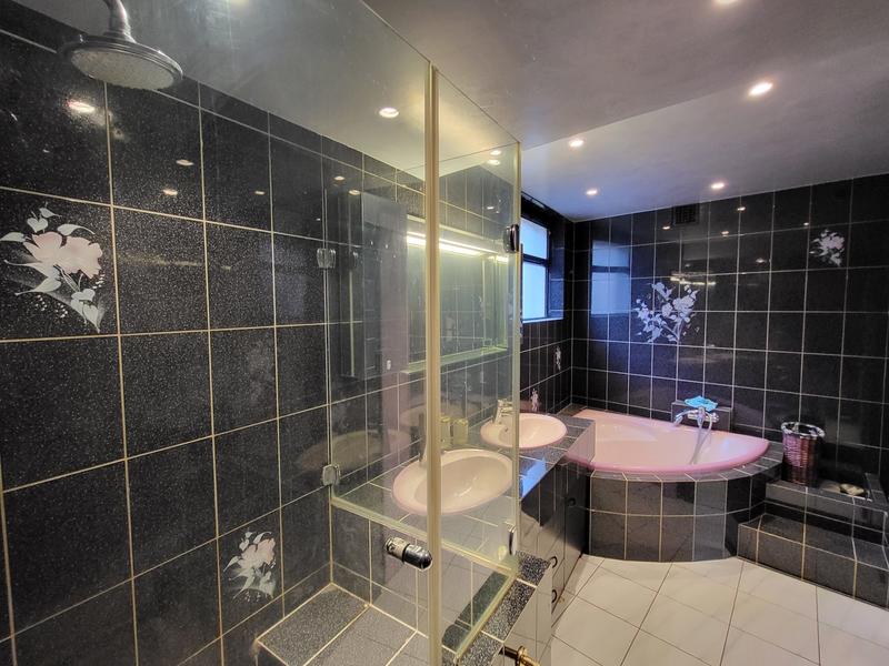 Duplex - 275 m² - 11 pièces