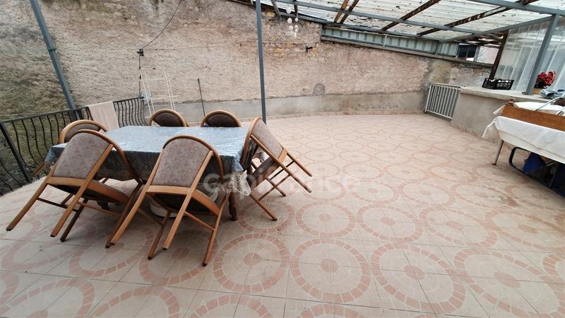 Maison de ville - 240 m² - 9 pièces