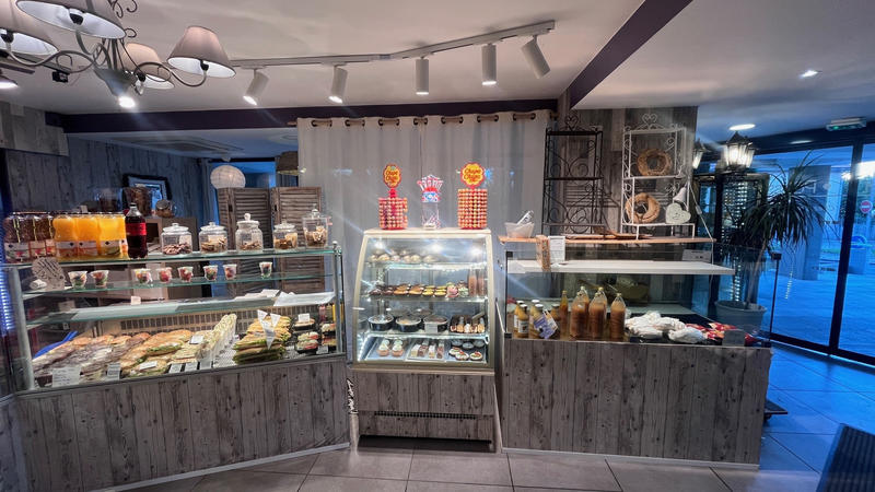 Fonds de commerce - Magasins - 271 m²