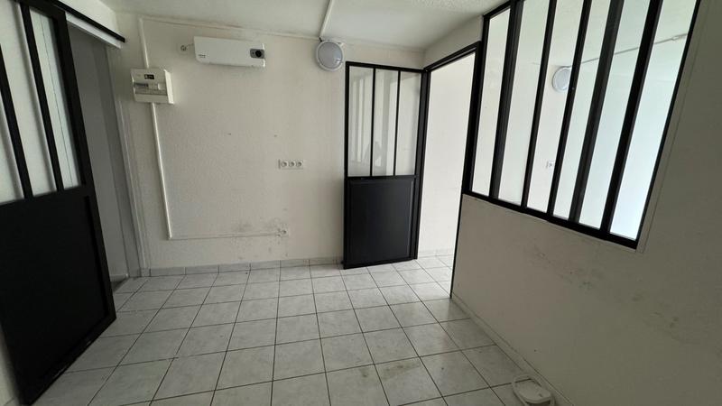 Local commercial - 25 m² - 2 pièces