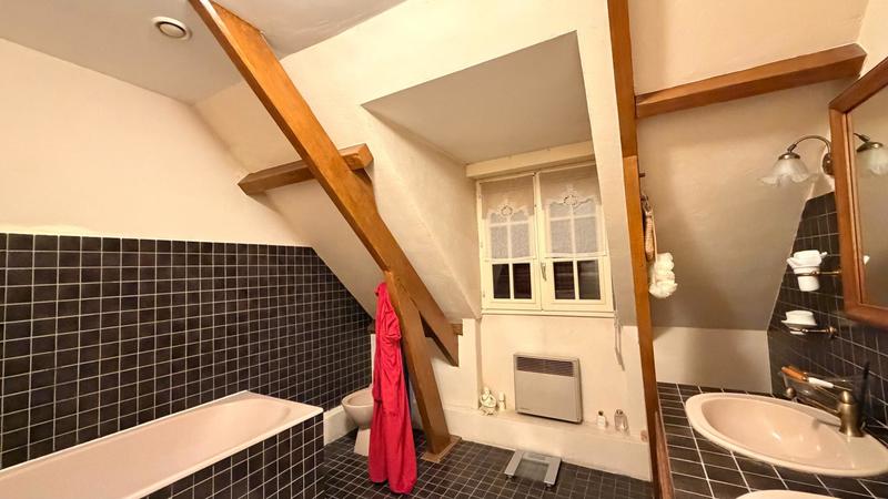 Maison - 165 m² - 7 pièces