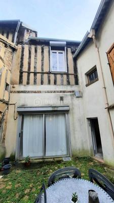 Immeuble - 99 m² - 3 pièces