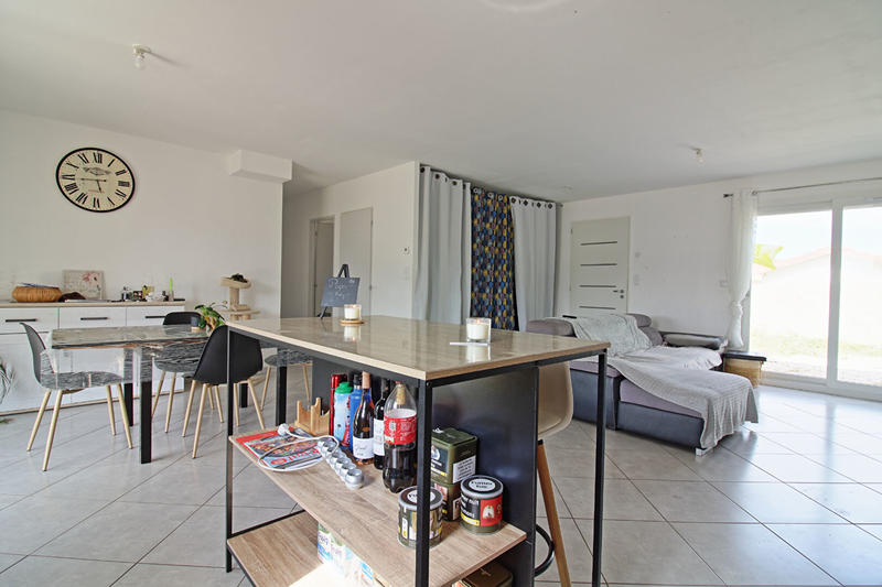 Maison - 90 m² - 5 pièces