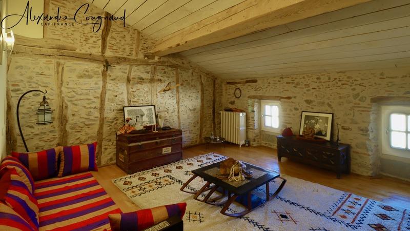 Maison - 360 m² - 14 pièces