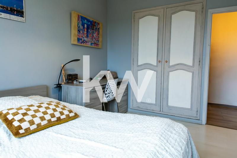 Maison traditionnelle - 143 m² - 7 pièces