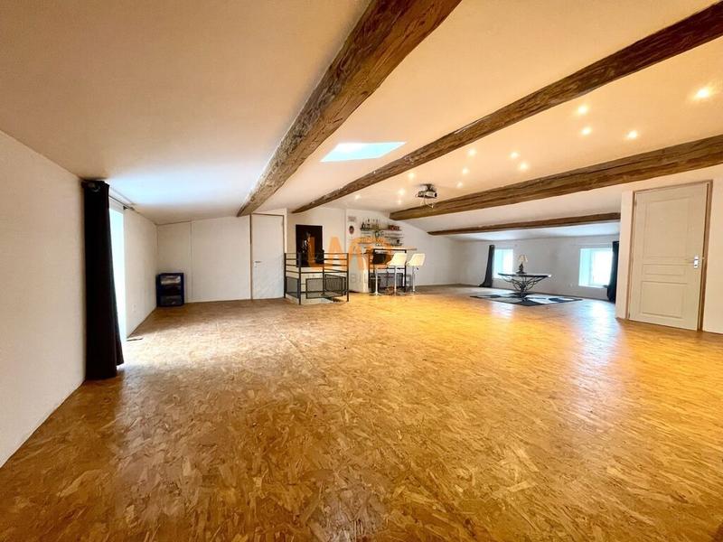 Maison - 177 m² - 7 pièces