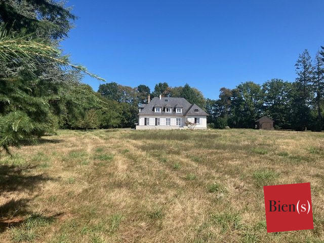 Maison contemporaine - 237 m² - 11 pièces