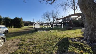 Maison - 255 m² - 8 pièces