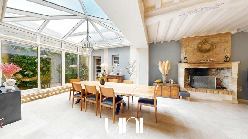 Maison - 300 m² - 9 pièces