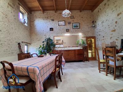 Maison ancienne - 167 m² - 7 pièces