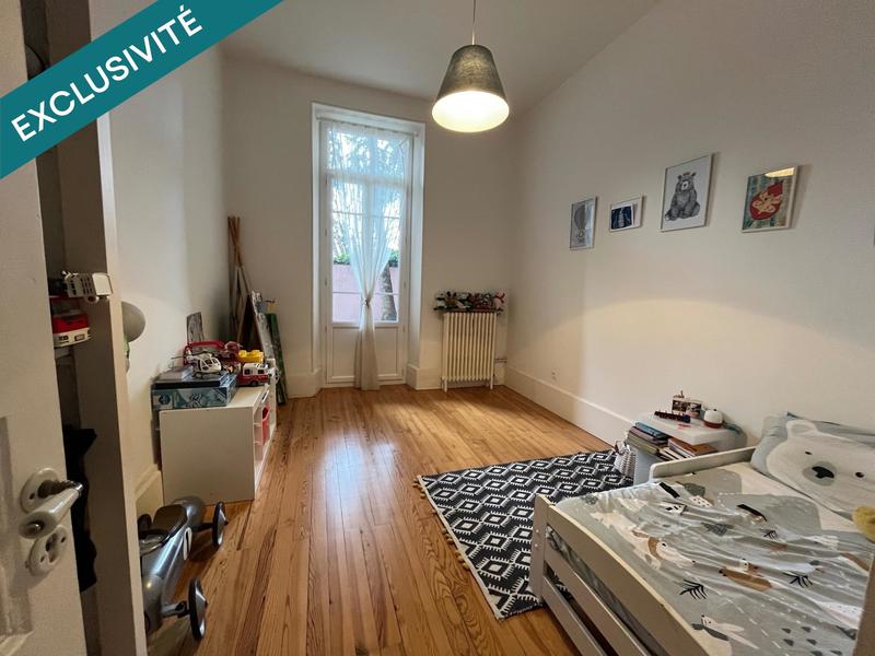 Appartement - 100 m² - 5 pièces