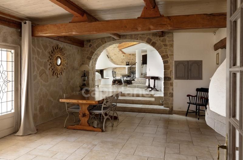 Mas - 187 m² - 6 pièces