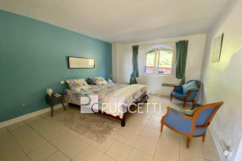 Demeure - 230 m² - 8 pièces