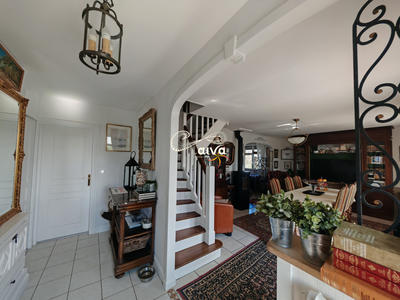 Maison traditionnelle - 120 m² - 6 pièces