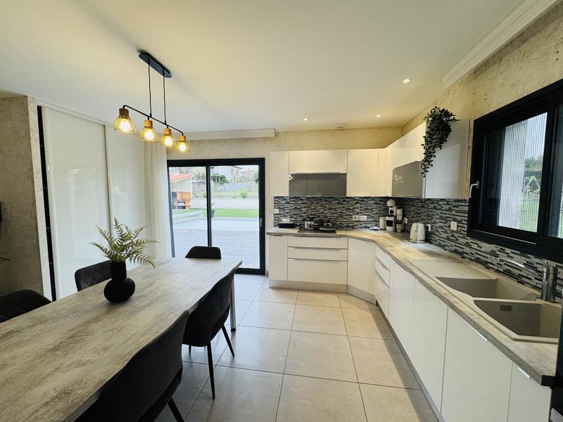 Maison - 190 m² - 7 pièces