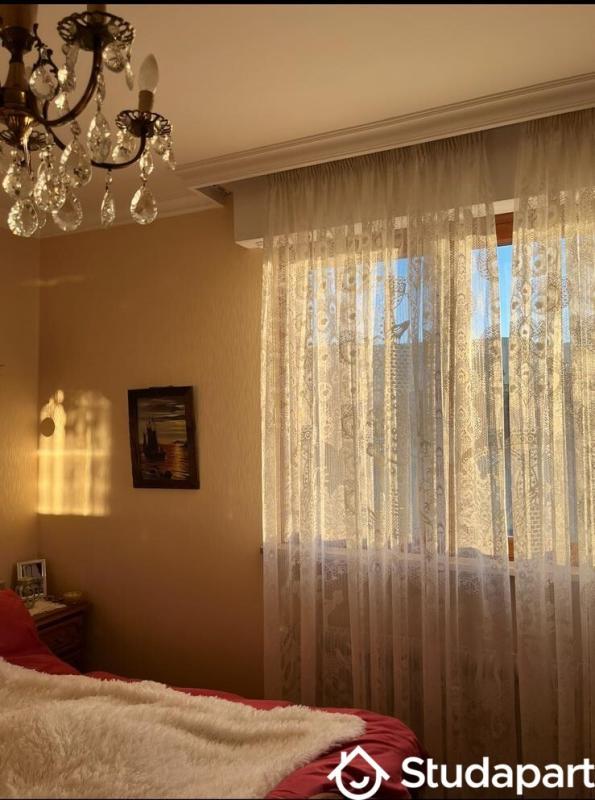 Chambre - 14 m² - 1 pièce