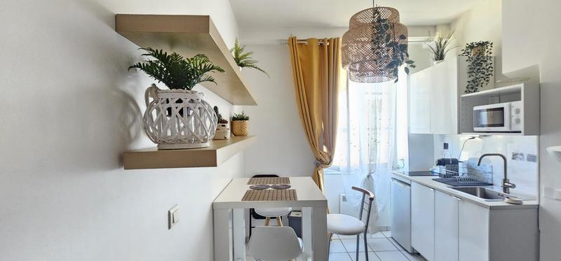 Studio - 49 m² - 2 pièces