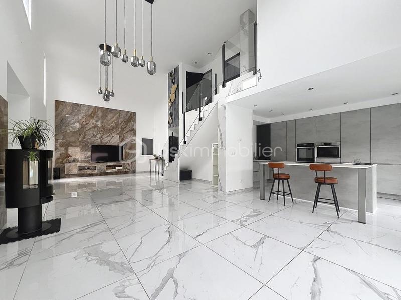 Maison - 159 m² - 6 pièces