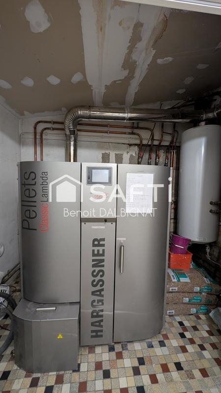 Maison - 302 m² - 7 pièces