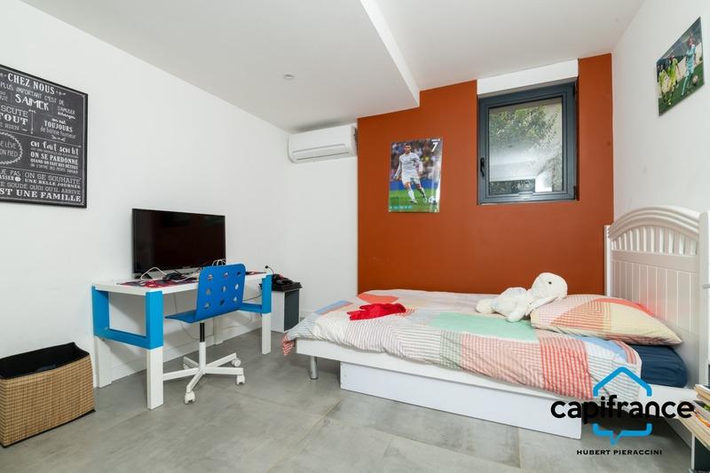 Maison - 172 m² - 7 pièces