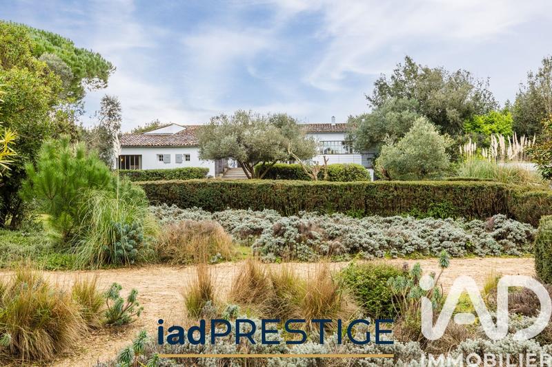 Maison - 257 m² - 8 pièces