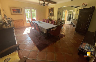 Maison - 195 m² - 5 pièces