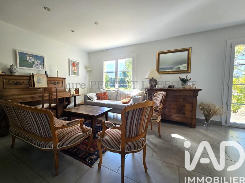 Maison - 214 m² - 7 pièces