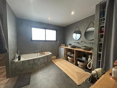 Maison - 155 m² - 5 pièces