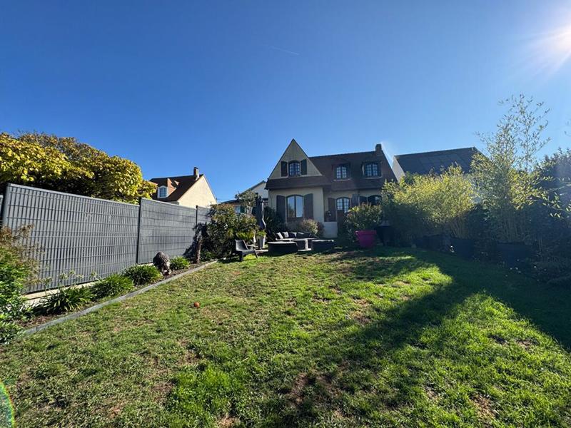 Maison - 162 m² - 6 pièces