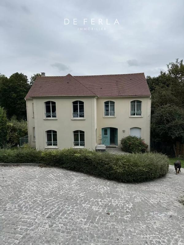 Maison - 340 m² - 10 pièces