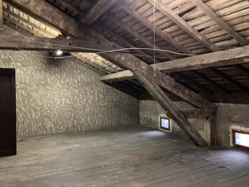 Maison - 220 m² - 6 pièces